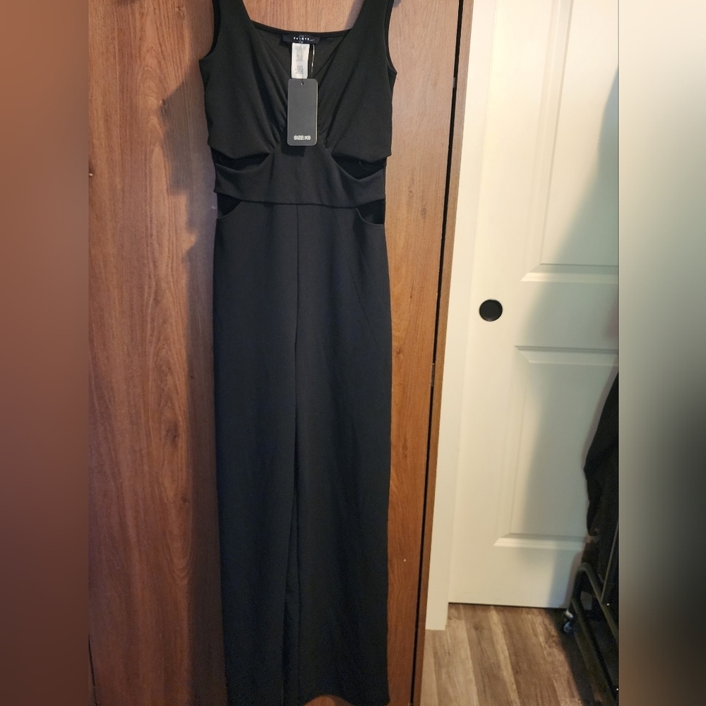 NWT 21 SAINTS Sophisticated SLEEK Black Jumpsuit Wide-Leg Side Cut Outs W XS